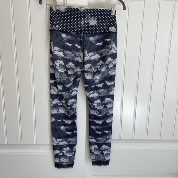 Lululemon wonder under 25” high rise cloud polka floral dot leggings size 4 - Picture 6 of 8